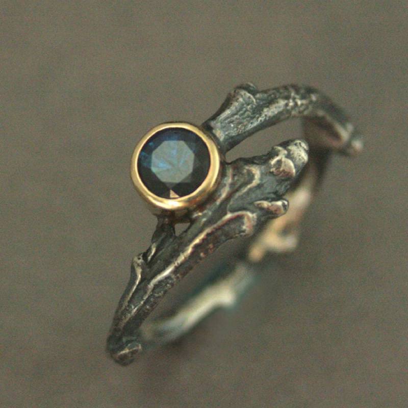 Waldregen - Saphir Verlobungsring Zweig Ring Gold Lünette Set Zweigring Wald Trauring von RevolutionBA