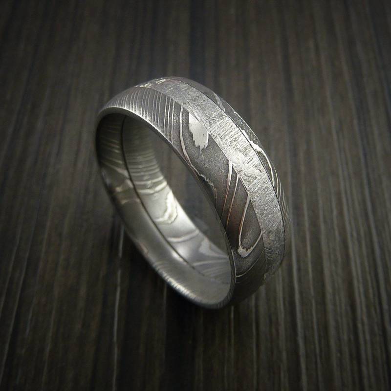 " Ehering Aus Gibeon Meteorit in Damaststahl Beliebiger Größe Und Breite." von RevolutionRings