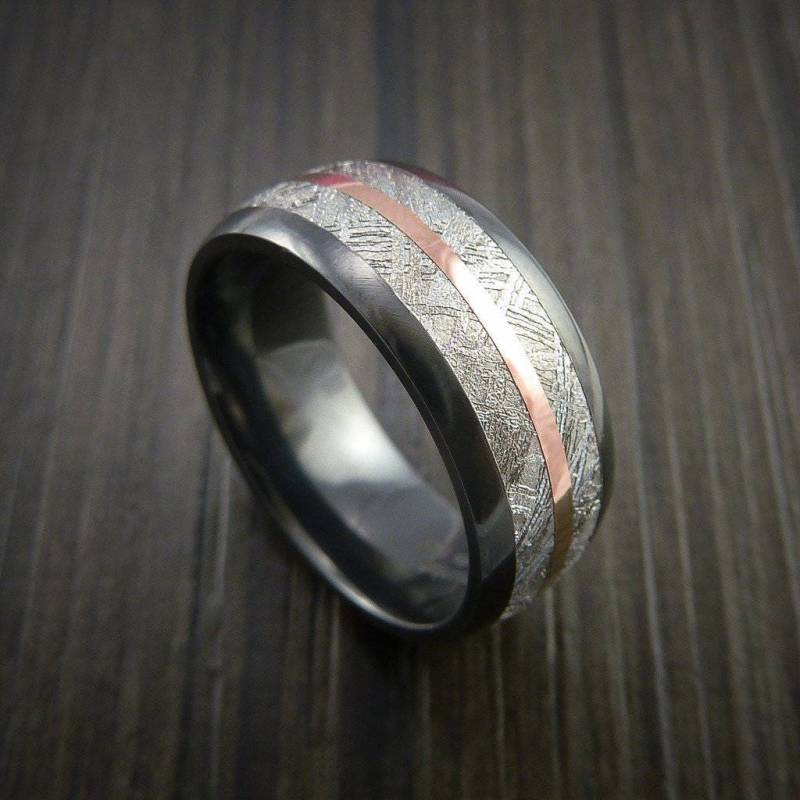 Gibeon Meteorit in Schwarzem Zirkon Band Mit 14K Roségold Ring von RevolutionRings