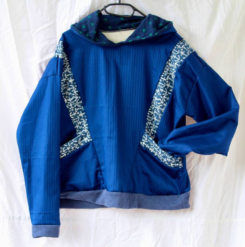 Sweatshirt, Pullover, Hoodie in Leuchtendem Blau Mit Besonderem Muster, Anker, Größe M Sweatshirt, Pullover, Hoodie in Leuchtendem Blau Mit Besonderem Muster, Anker, Größe M von ReysFashionMode