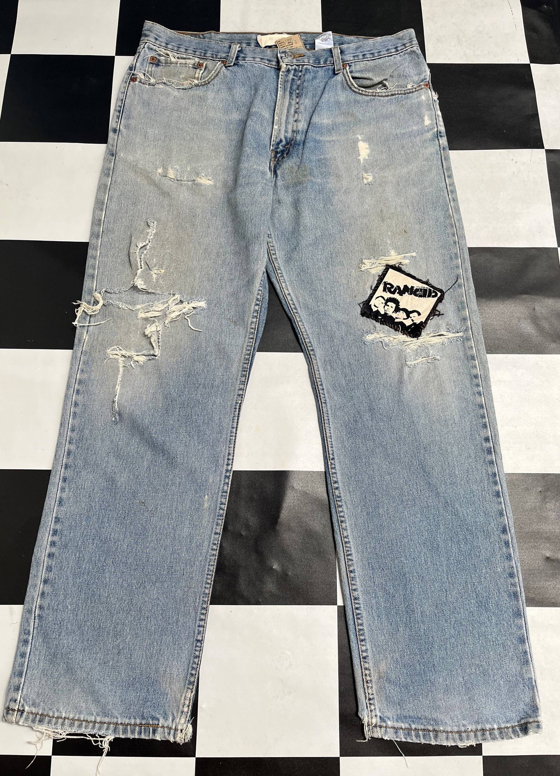 Vintage Levis 505 Jeans, Distressed Light Wash Zerrissene Punk, Hellblaue Männer Jean von RezekiShopRoom