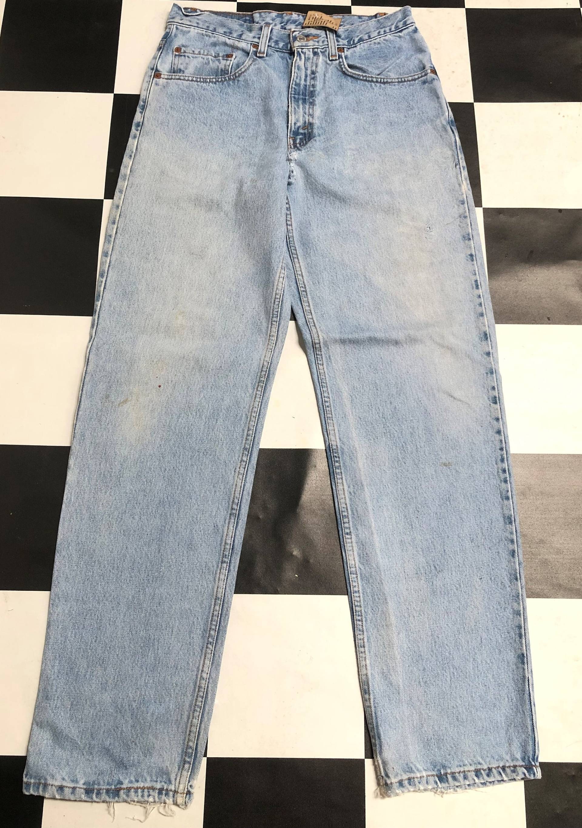 Vintage Levis 550 Jeans Zerrissene Distressed Jean Blue Faded Denim Light Washed Männer Taille 31 von RezekiShopRoom
