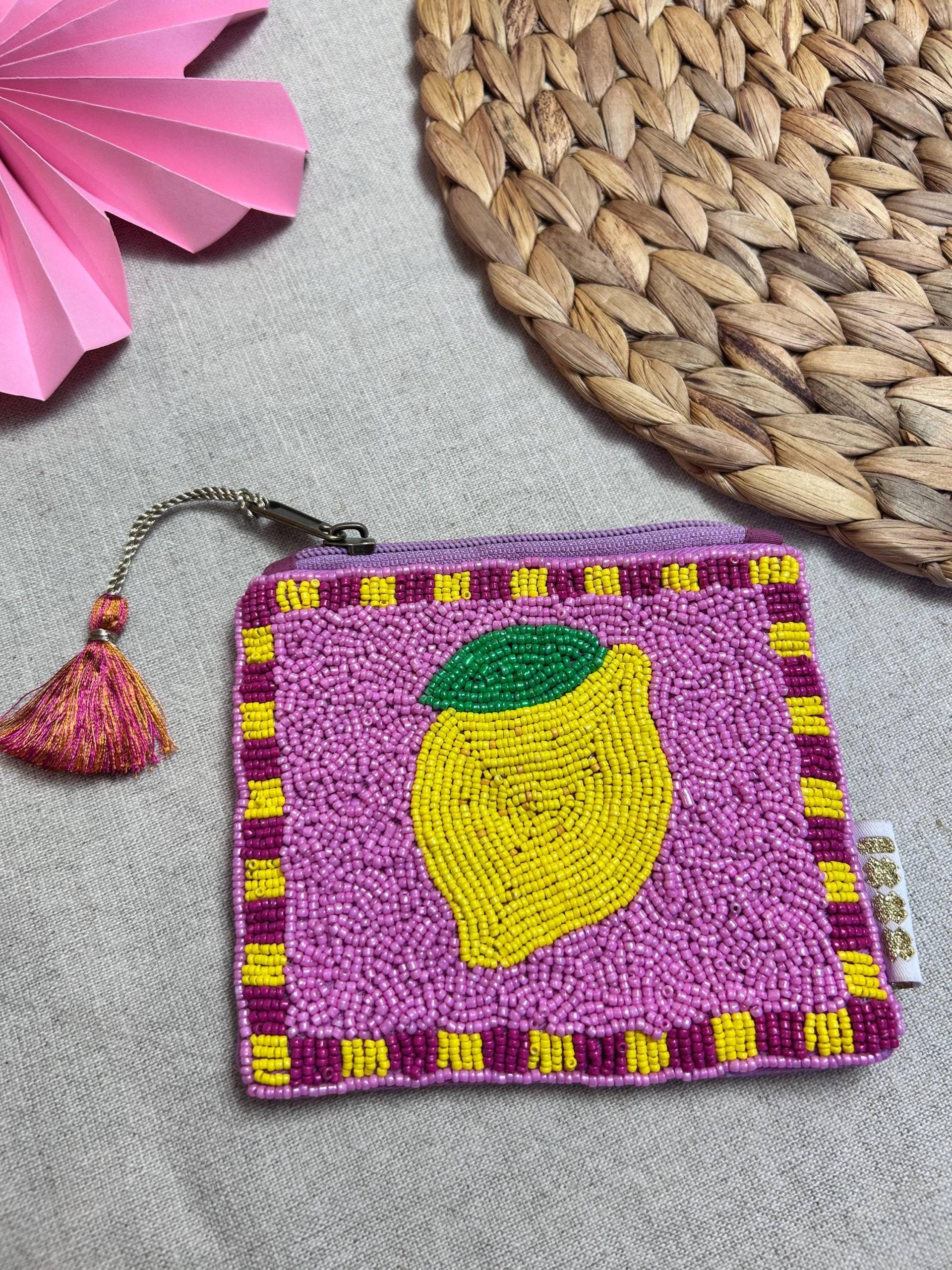 Handgemachte Tasche L Geldbörse Schminktasche Clutch Zitrone Etui Festival Geschenk Boho Ibiza Accessoire Lemon Gelb von Rheinperle