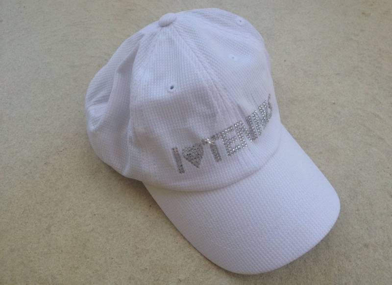 Tennis Hut Mit Glitzersteinen - "I Heart Tennis" Climacool Hat." Tennis Hut Mit Glitzersteinen - "I Heart Tennis" Climacool Hat." von RhinestoneStudioInc