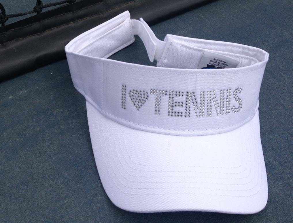 Tennis Visor Mit Der Aufschrift I Heart in Strass Tennis Visor Mit Der Aufschrift I Heart in Strass von RhinestoneStudioInc