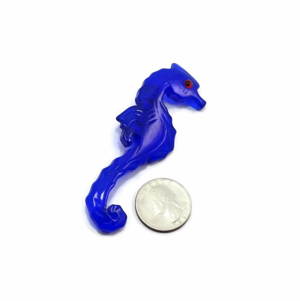 Vintage Brilliant Hellblau Translucent Lucite Seepferdchen Brosche Pin Vintage Brilliant Hellblau Translucent Lucite Seepferdchen Brosche Pin von Rhinestonedivas