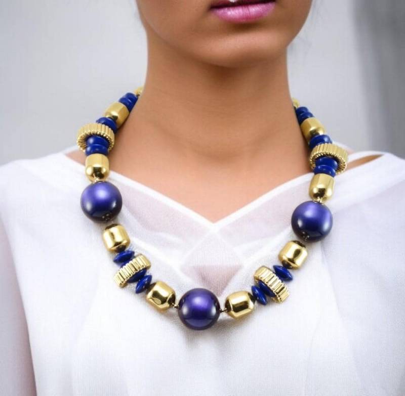 Vintage Ysl Yves Saint Laurent Klobige Kette Purple Moonglow Lucite Balls & Hellgold Bead Halskette Vintage Ysl Yves Saint Laurent Klobige Kette Purple Moonglow Lucite Balls & Hellgold Bead Halskette von Rhinestonedivas