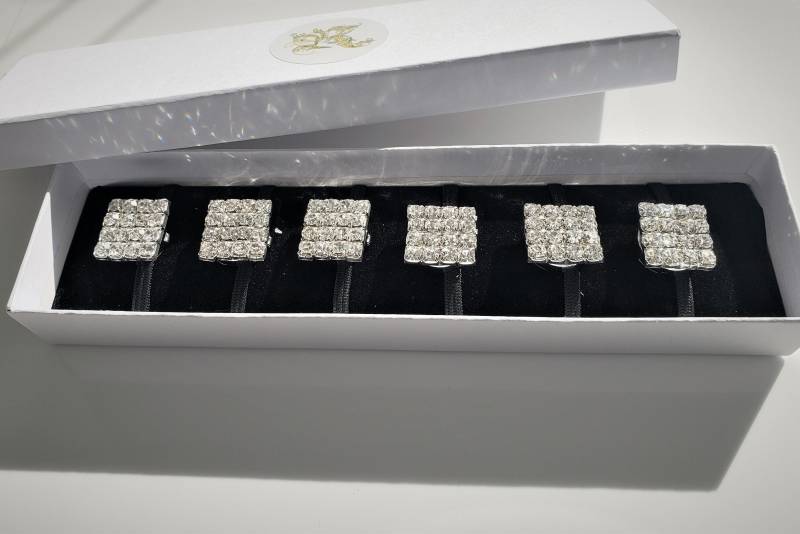 Large Dazzle Queen - Quadrat Strasssteine Keine Sew Clip On Button Covers Silber 6Er Set Shirt Accessoire Blazer von RhodezsiaFashion