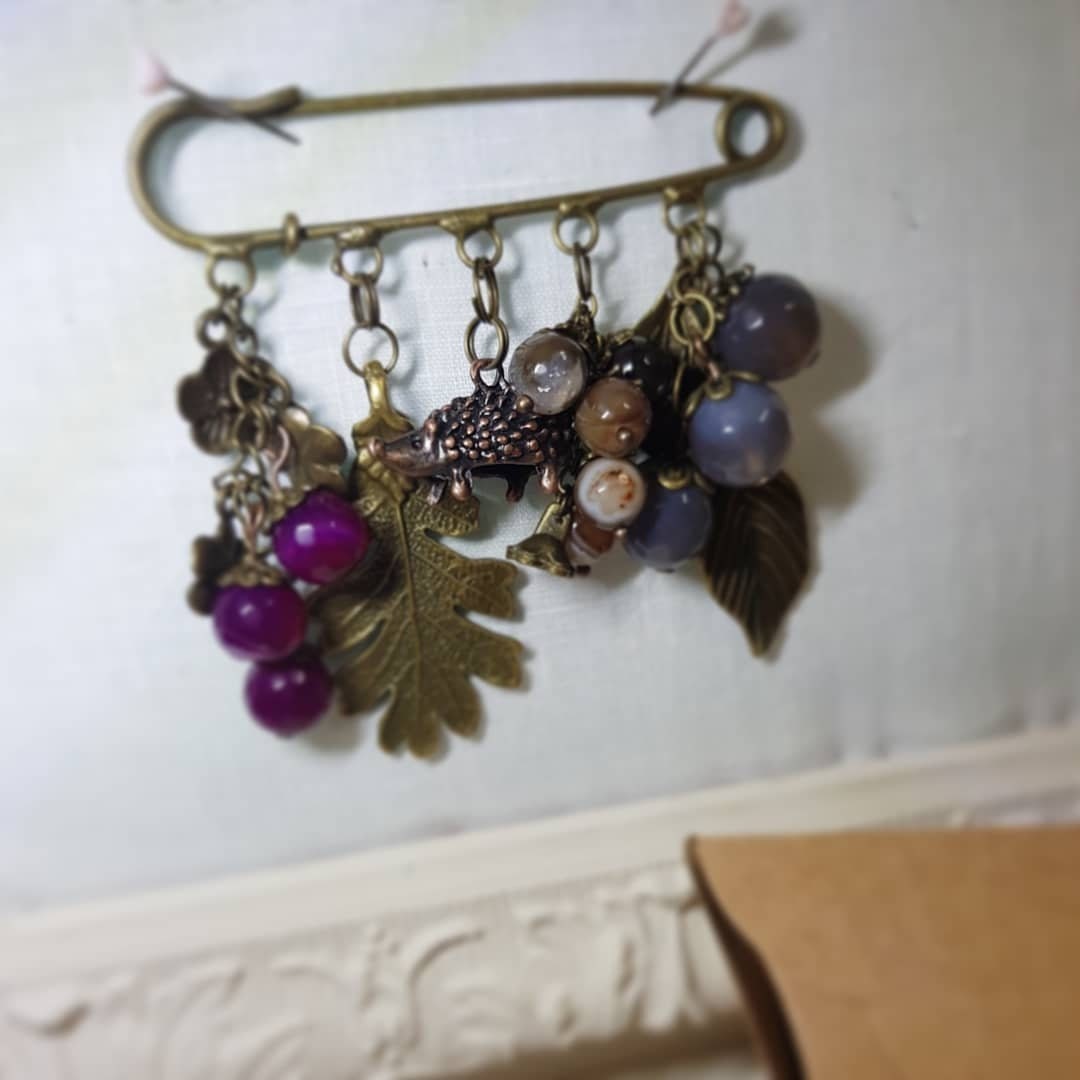 Jeweled Brosche von Rhoncuslab