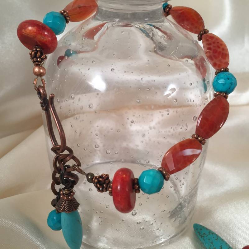 Türkis Armband, Feuer Achat, Roten Schwamm Westlichen Stil, Howlite Dolche Perlen, Kupferkette von RhondaBJeweled