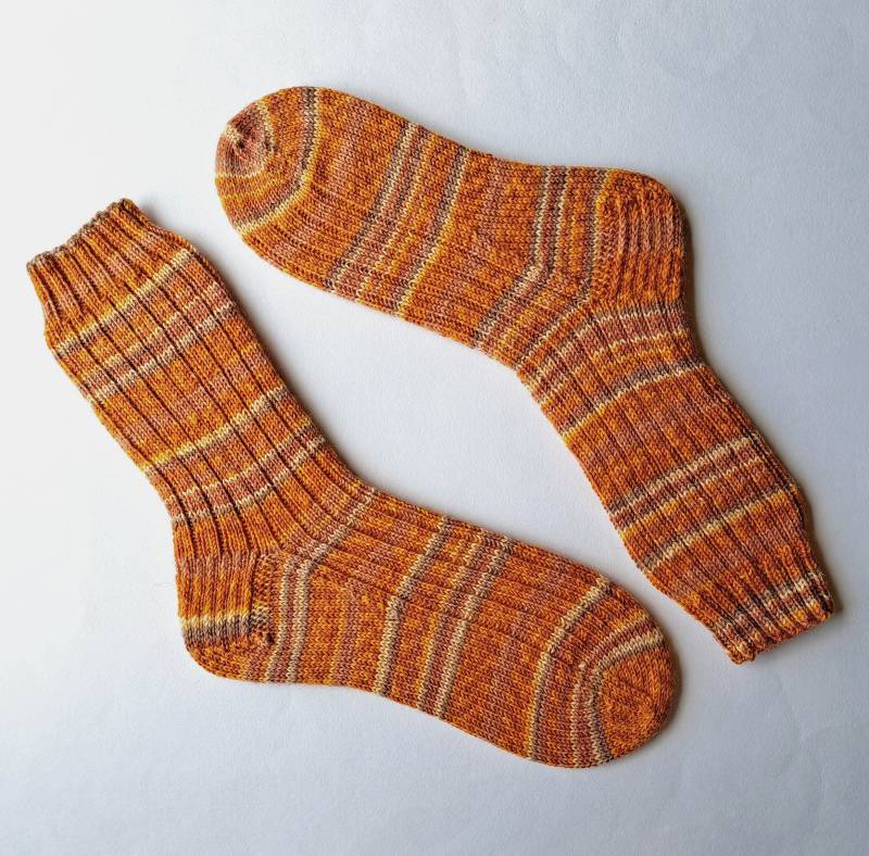 Handgestrickte Socken Gr. 38/39 Handgestrickte Socken Gr. 38/39 von RiGroHandarbeiten