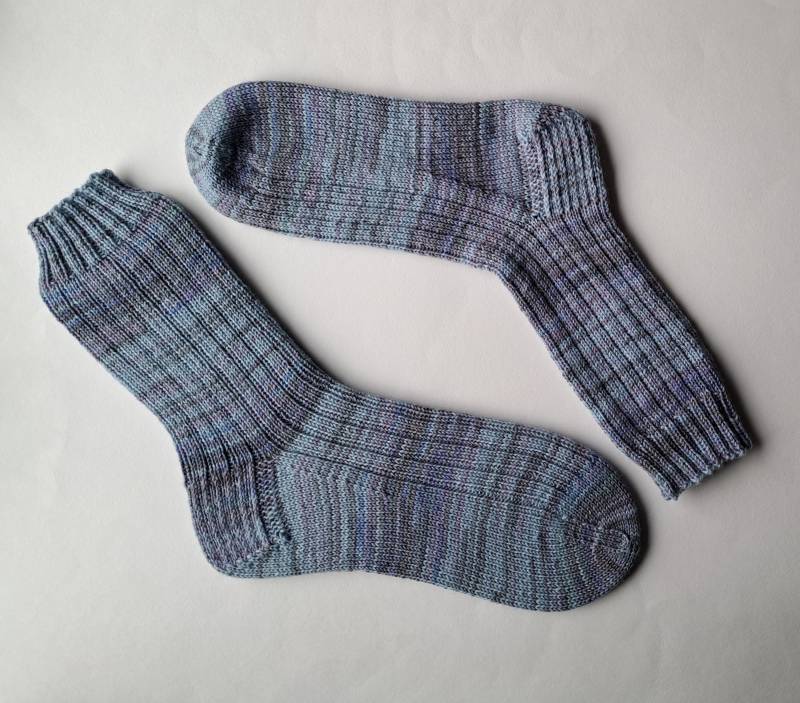 Handgestrickte Socken Gr. 40/41 Handgestrickte Socken Gr. 40/41 von RiGroHandarbeiten
