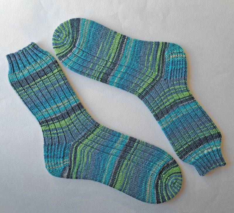 Handgestrickte Socken Gr. 42/43 Handgestrickte Socken Gr. 42/43 von RiGroHandarbeiten