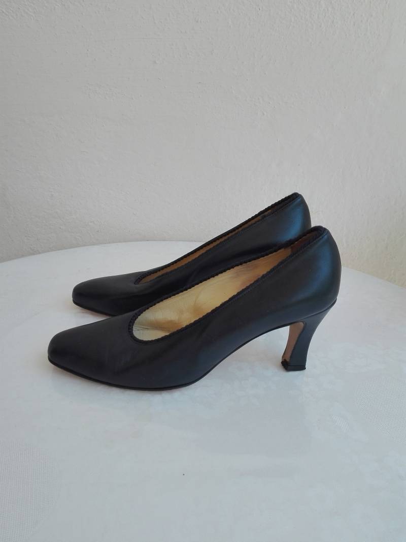 Pumpen-Blau-Schwarz-Leder von RiaTesori