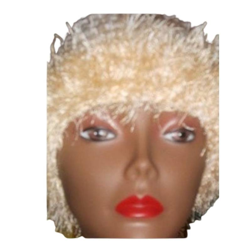 Creme Pelzmütze von Riascraftsandthings