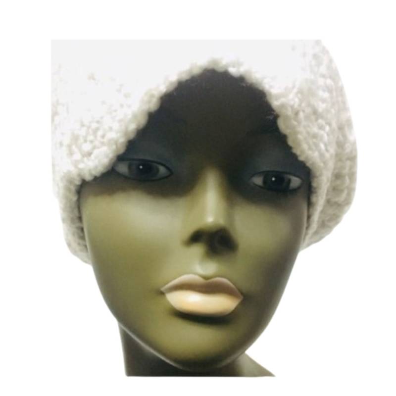 Weiße Bommel Mütze Weiße Bommel Mütze von Riascraftsandthings