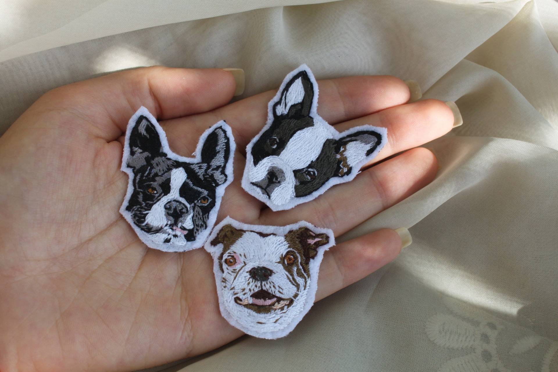Benutzerdefinierte Handgemachte Haustier Patch, Hund Katze Süß Stickerei Personalisierte Gedenkstätte Jacke Aufnäher, Hochzeit Patch Benutzerdefinierte Handgemachte Haustier Patch, Hund Katze Süß Stickerei Personalisierte Gedenkstätte Jacke Aufnäher, Hochzeit Patch von RibboNrUSA