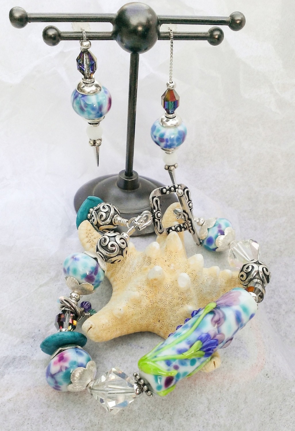 "Handgefertigte Glasperlen, Swarovski Kristalle Und Bali Silber Armband Ohrringe "Bright Iris" "Handgefertigte Glasperlen, Swarovski Kristalle Und Bali Silber Armband Ohrringe "Bright Iris" von Ribbons10
