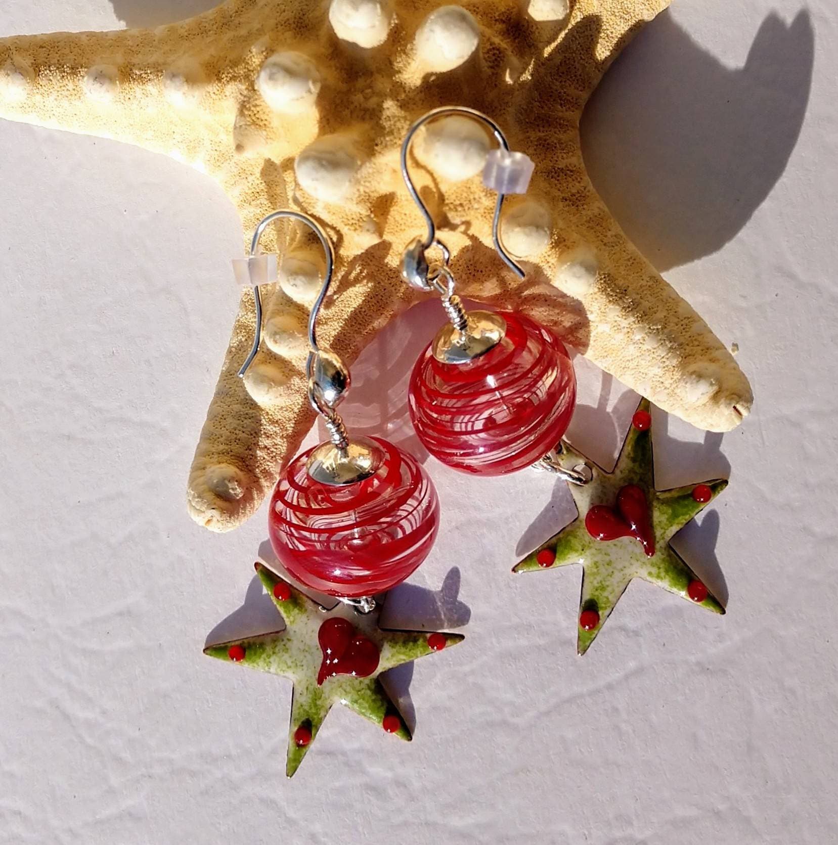 Handgefertigte Lampwork Und Emaillierte Ohrringe. "Für "Die Liebe Zu Weihnachten" Handgefertigte Lampwork Und Emaillierte Ohrringe. "Für "Die Liebe Zu Weihnachten" von Ribbons10