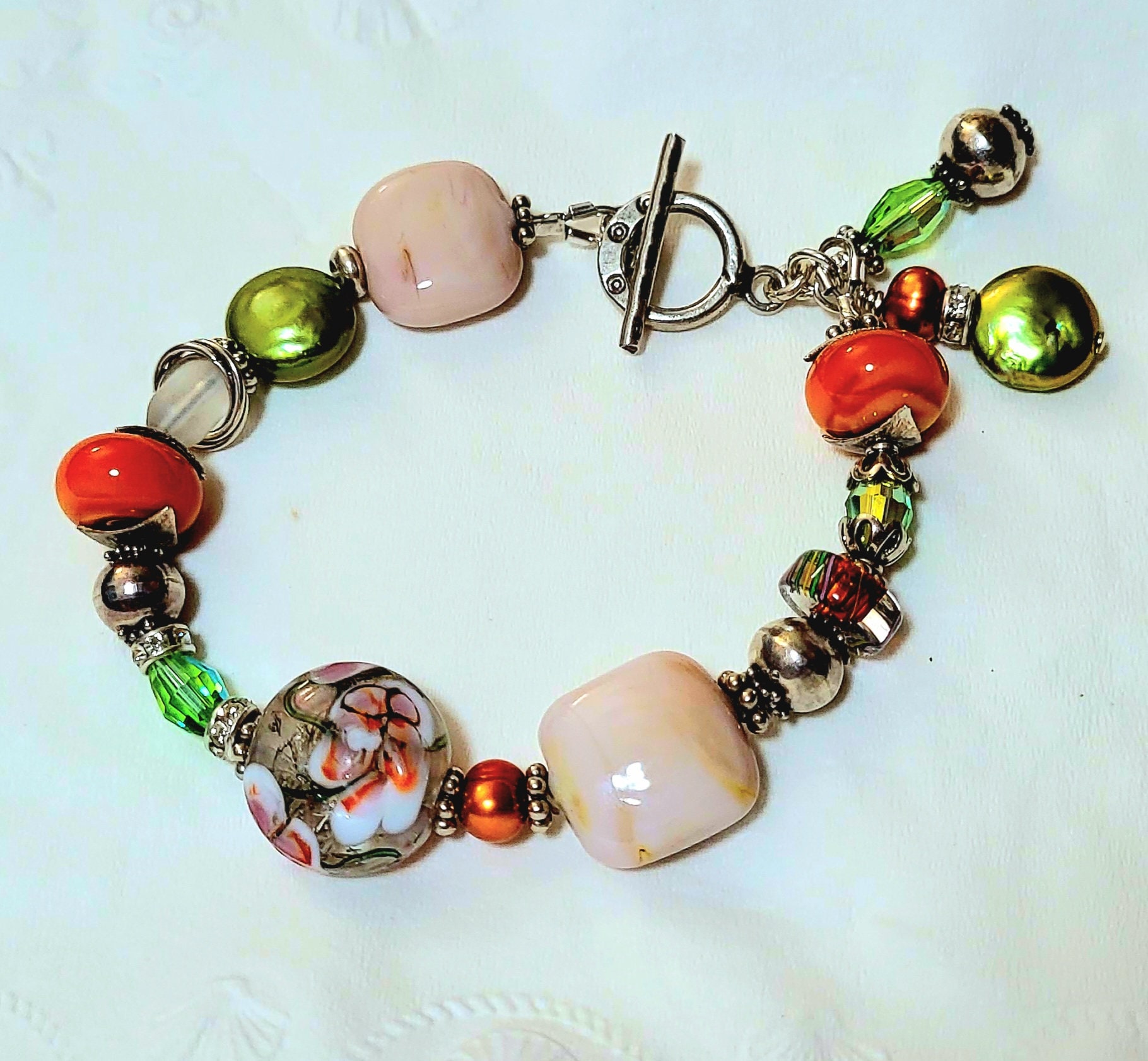 Handgefertigtes Lampwork Armband Aus Omas Fasching Patchwork Handgefertigtes Lampwork Armband Aus Omas Fasching Patchwork von Ribbons10