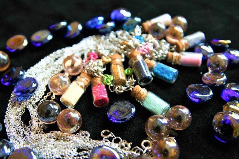 Fee Flasche Infinity Loop Kette Halskette von RibbonsandChainmail