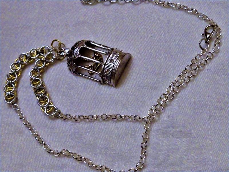 Vogelkäfig Halskette Vogelkäfig Halskette von RibbonsandChainmail