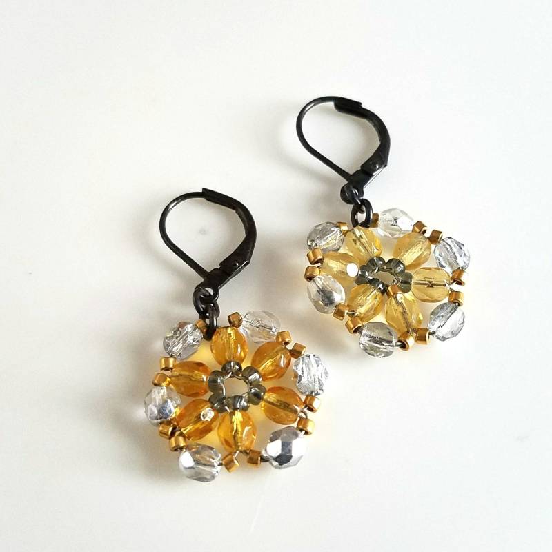 Perlenarren Ohrringe, Anthropologie Vintage Faceted Beaded Dangle Yellow Boho Earrings, Handmade Ohrrings Geschenk Für Sie von RibbonsandGlass