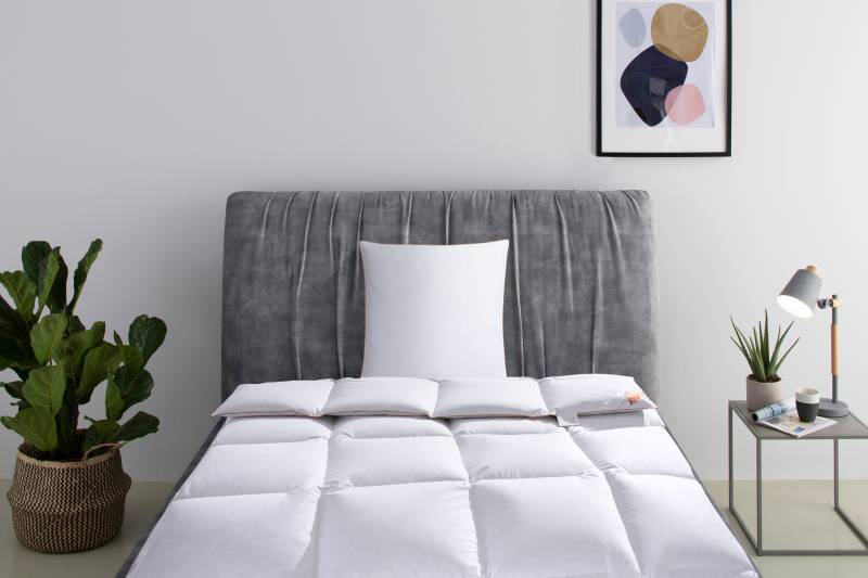 RIBECO Daunenbettdecke + Kopfkissen "Richard, Bettwaren-Set in 135x200 oder 155x220 cm, Sommer oder Winter" Seit 105 Jahren überzeugt RIBECO durch Qualität von Ribeco