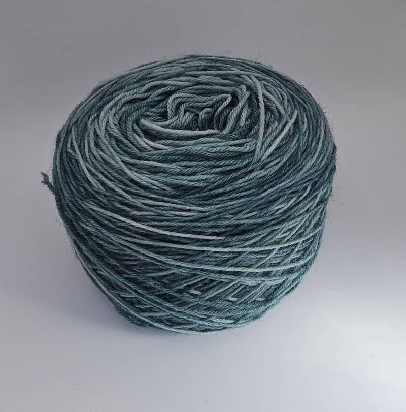 Handgefärbte Sockenwolle, Bereits Gewickelt, Grün, 4-Fach, Wolle, Schafspate, Unterstützt Deutsche Schafswanderei Handgefärbte Sockenwolle, Bereits Gewickelt, Grün, 4-Fach, Wolle, Schafspate, Unterstützt Deutsche Schafswanderei von RicasAccessoires