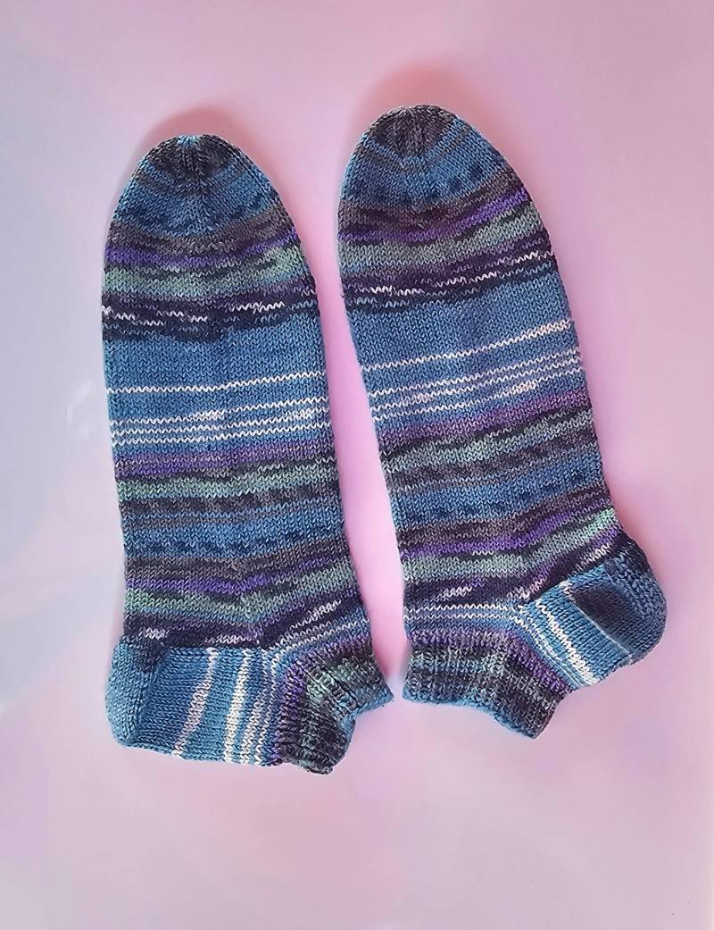 Handgestrickte Socken, Hochwertige Wolle Mit Seide, Größe 40/41 Selbstgemachte Sneakers, Weiche Sommersocken von RicasAccessoires