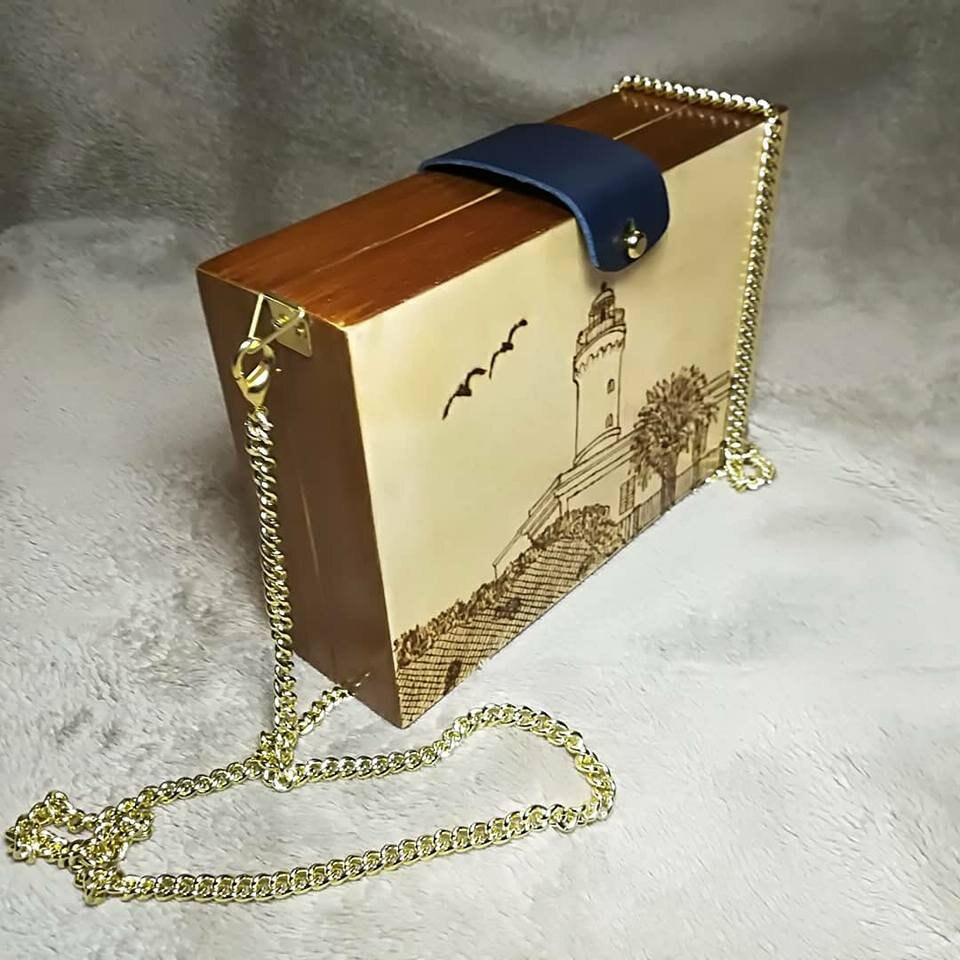 Hölzerne Handtasche Mit Leder Sohle Und Hand Pirografata Hölzerne Handtasche Mit Leder Sohle Und Hand Pirografata von RiccardoPedica
