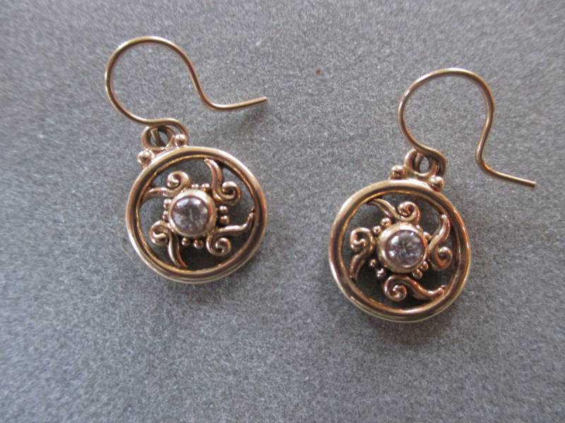 14Kt Gelb Solid Gold Kreis Swirl Diamant Ohrringe, April Geburtsstein von RichelleJewelry