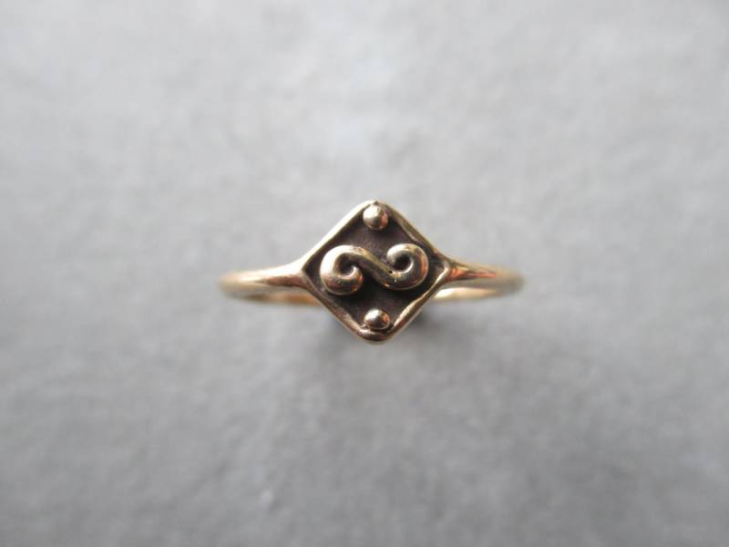 14Kt Gelbgold Swirl Infinity Ring #r50Yg von RichelleJewelry