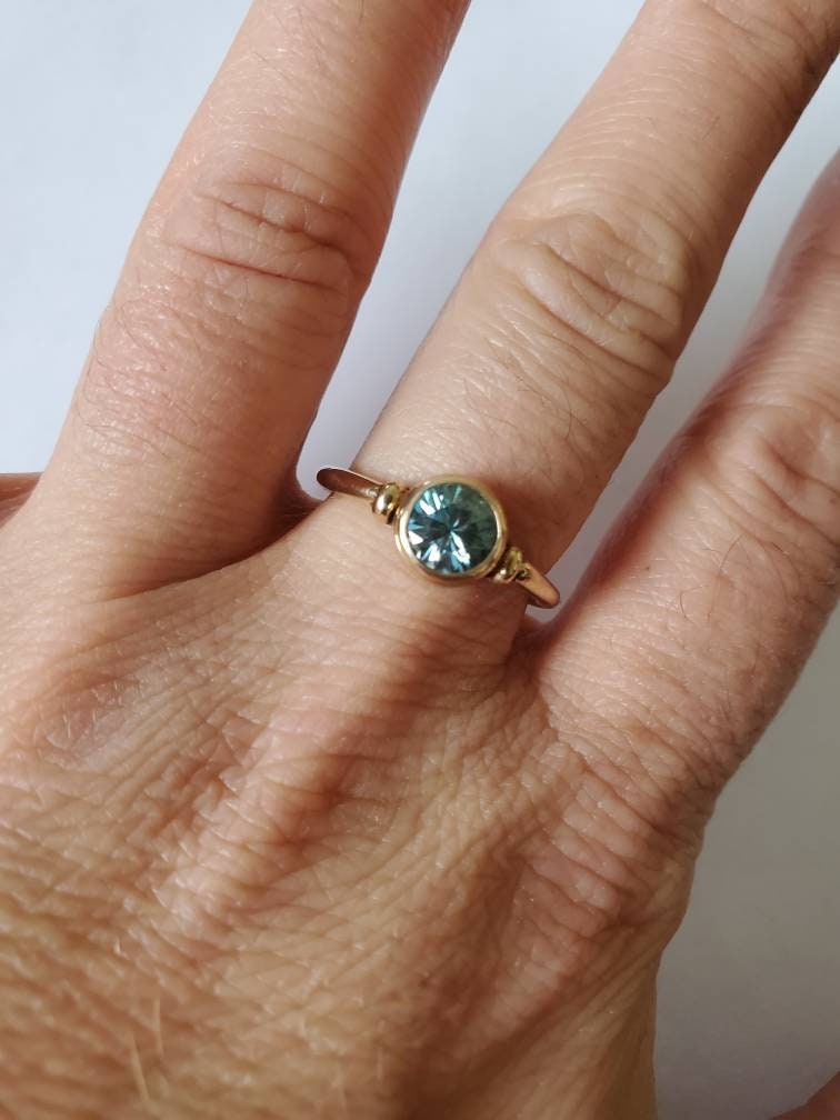 14Kt Gold Blau Zirkon Ring, Dezember Geburtsstein von RichelleJewelry