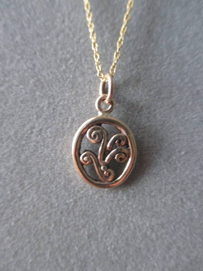 14Kt Gold Oval Swirl Bloom Charm Anhänger von RichelleJewelry