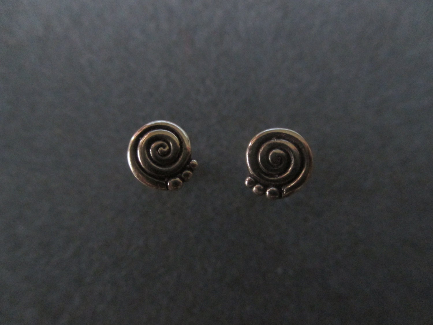 14Kt Gold Spirale Ohrstecker von RichelleJewelry