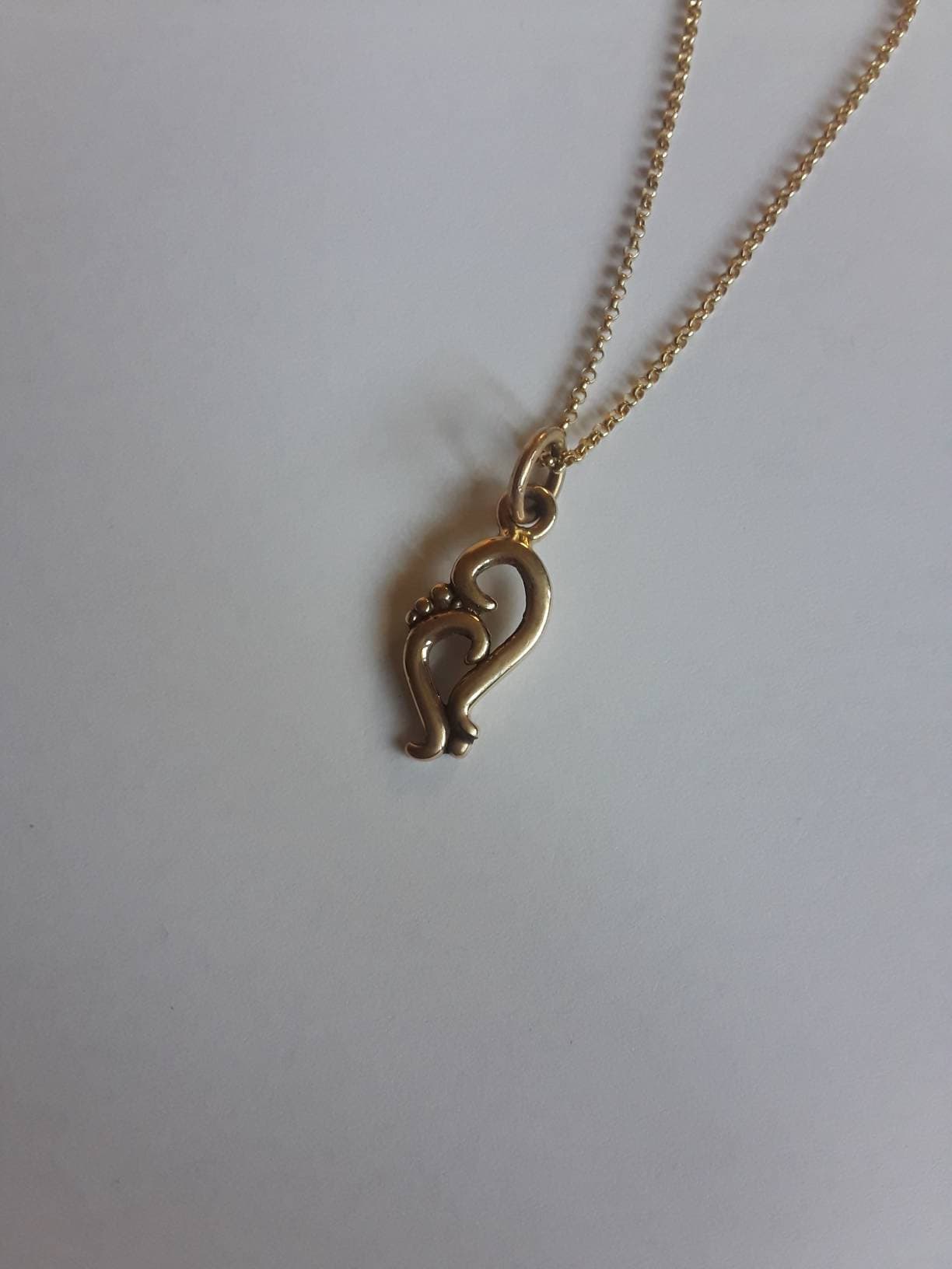 14Kt Gold Swirl Charm Anhänger von RichelleJewelry