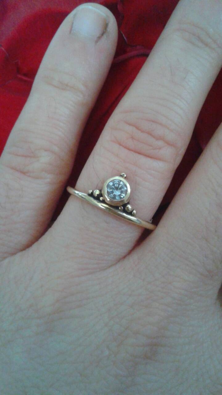 14Kt. Gelbe Solid Gold Minimalist Solitaire Verlobungsring von RichelleJewelry