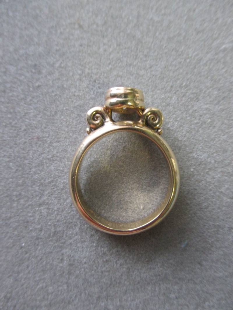 14Kt. Erhöhter Solitär Verlobungsring Gelbgold von RichelleJewelry