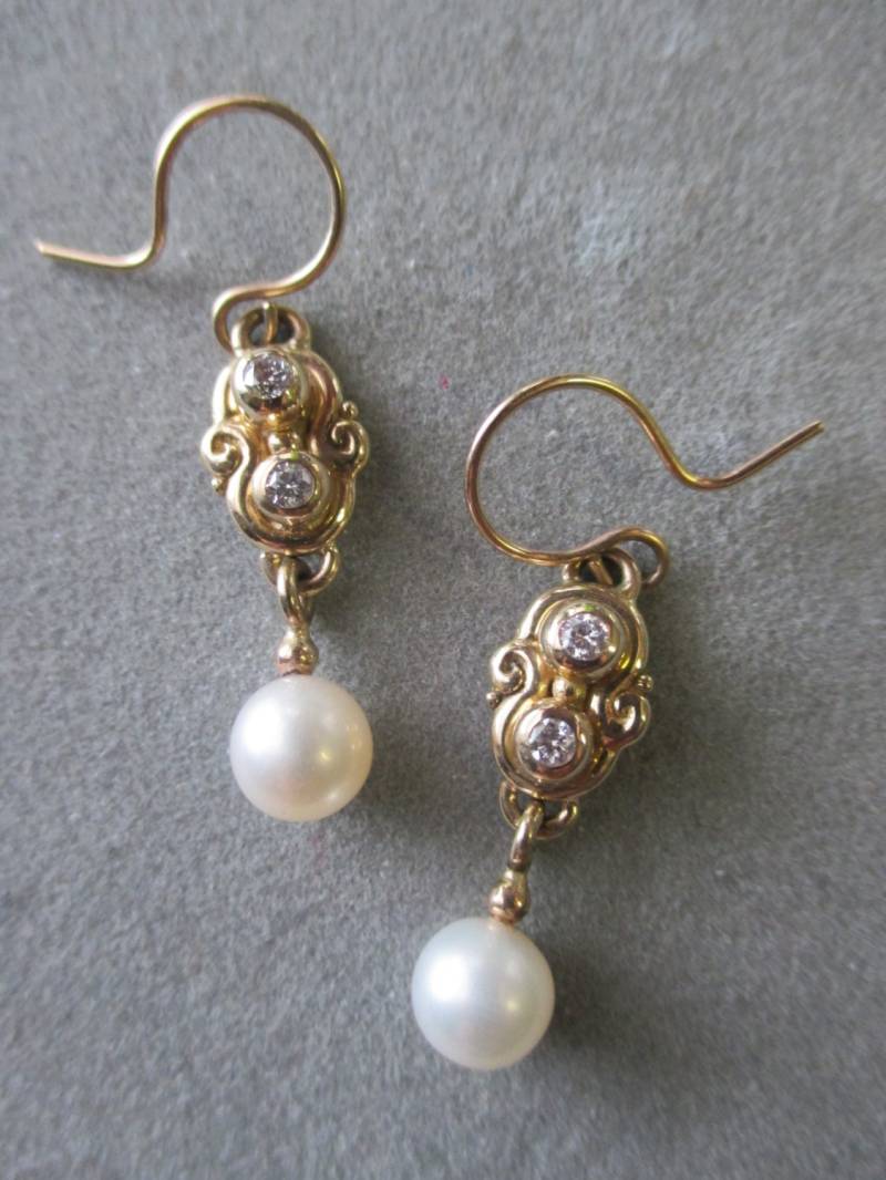 14Kt. Gold Swirl Diamant & Perle Braut Ohrringe, Juni Geburtsstein von RichelleJewelry