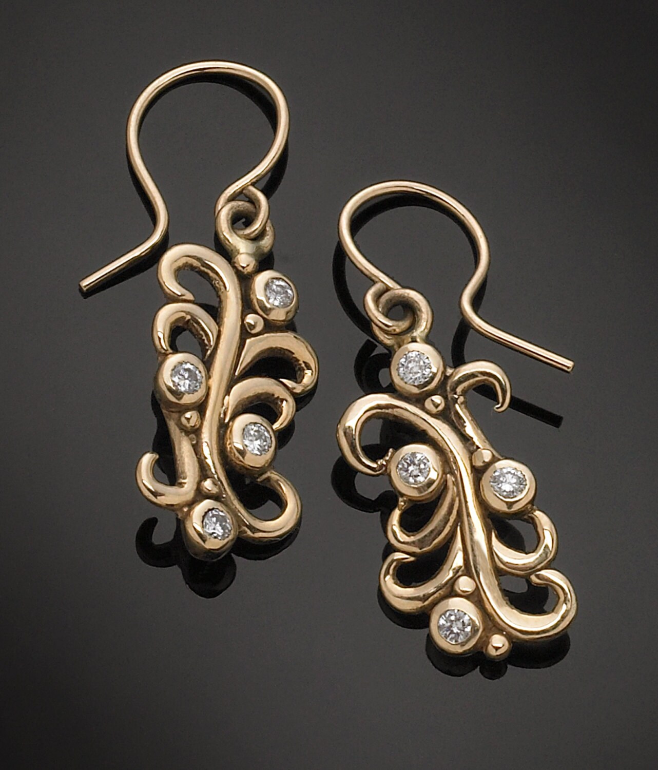 14Kt. Solid Gold Diamant Wirbel Ohrringe, April Birthstone von RichelleJewelry