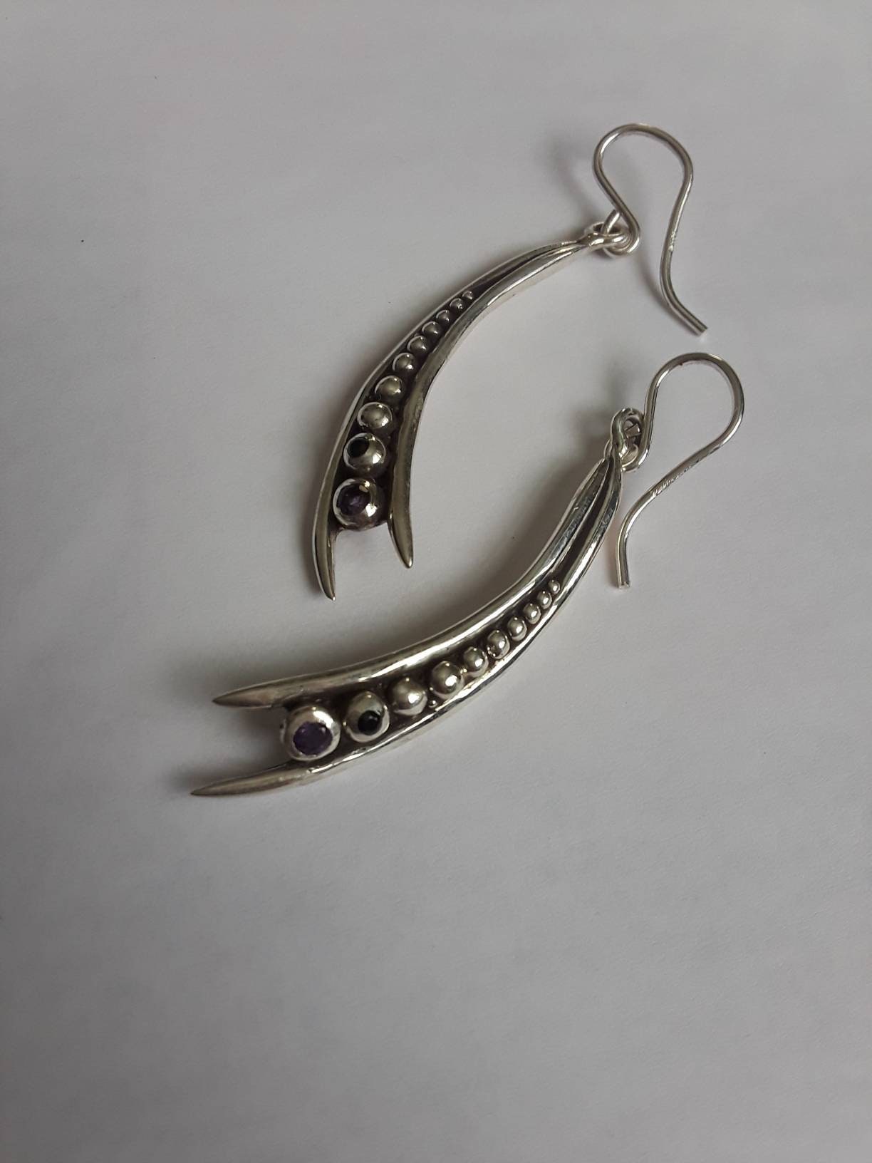 Lange Moderne Sterling Silber Amethyst & Spinell Ohrringe, Februar Geburtsstein von RichelleJewelry