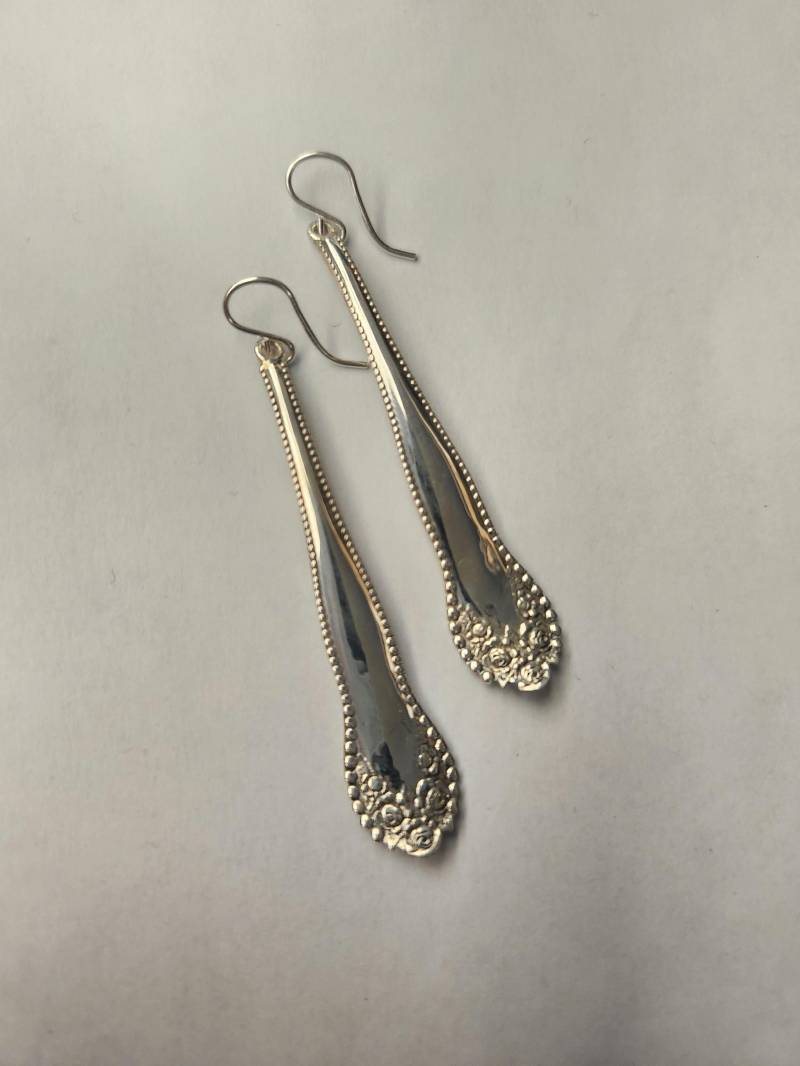 Lange Sterling Silber Floral Rose Löffel Ende Ohrringe von RichelleJewelry