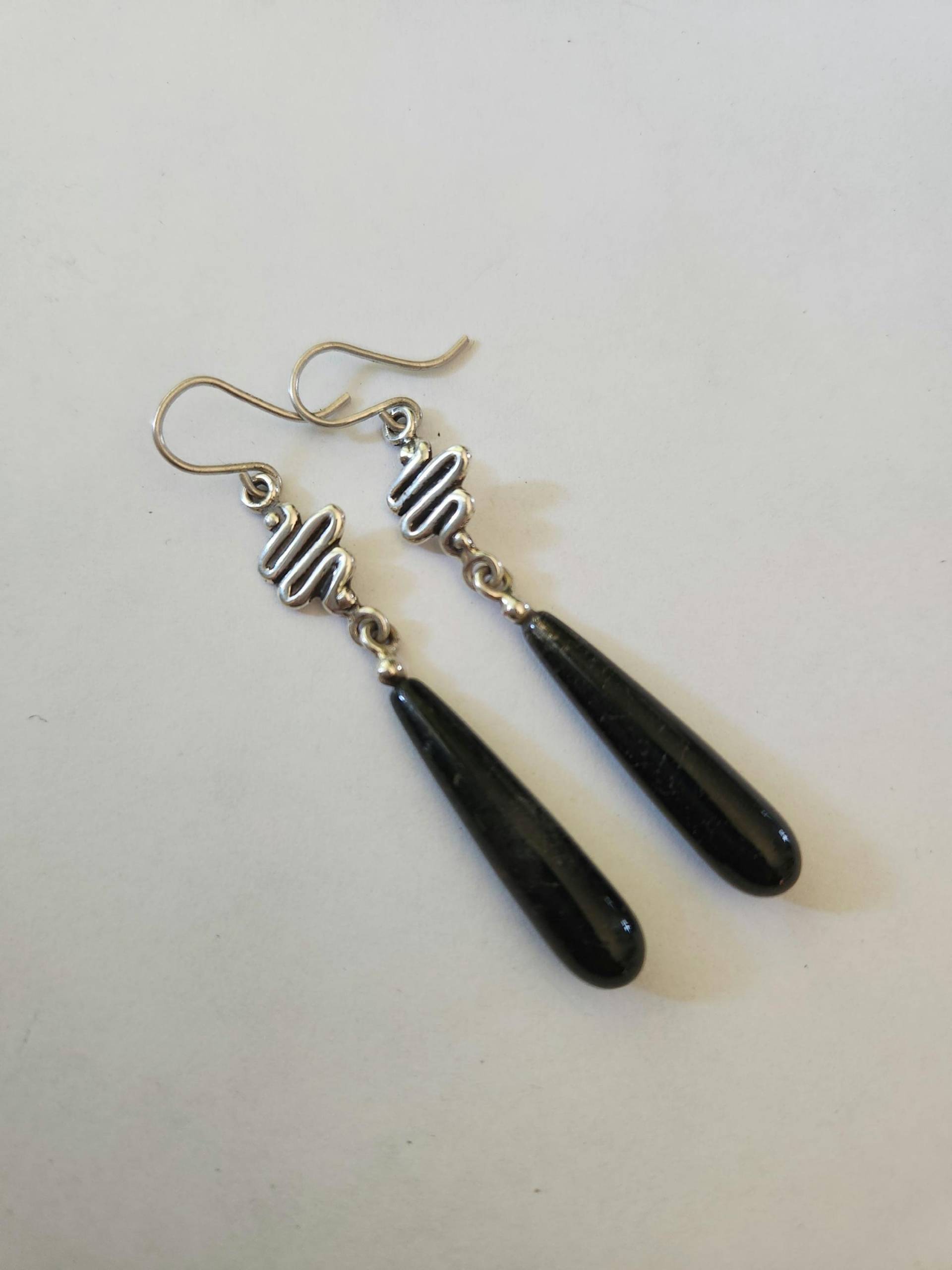 Sterling Silber Lange Schwarz Achat Briolette Squiggle Zick-Zack Statement Ohrringe von RichelleJewelry