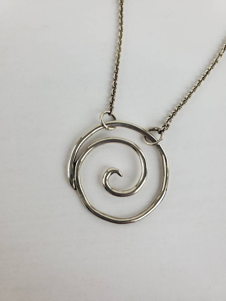 sterling Silber Spiral Anhänger von RichelleJewelry