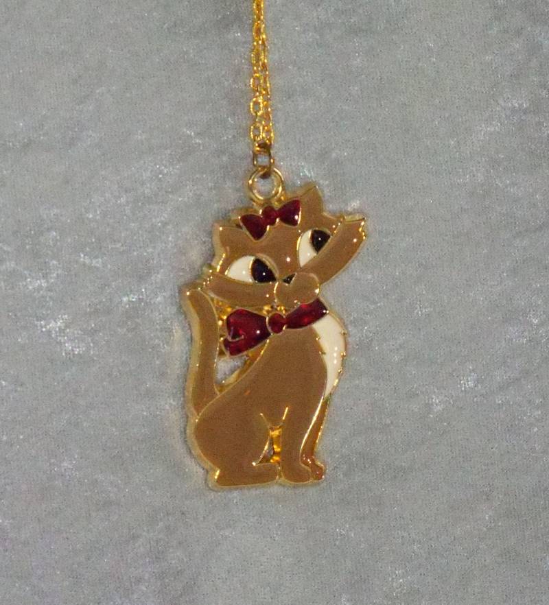 Vintage Karamellfarbener Katzenanhänger Mit Roten Schleifen von RicksiconicsVintage