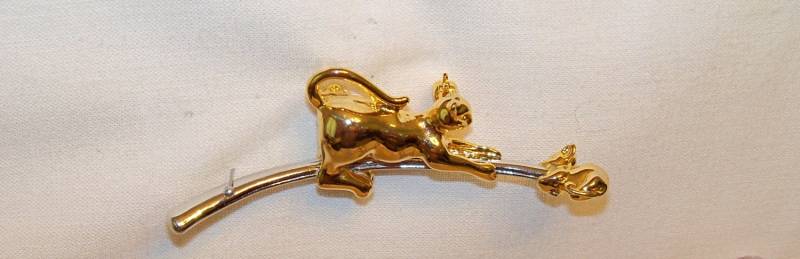Vintage Katze Und Maus Pin von RicksiconicsVintage
