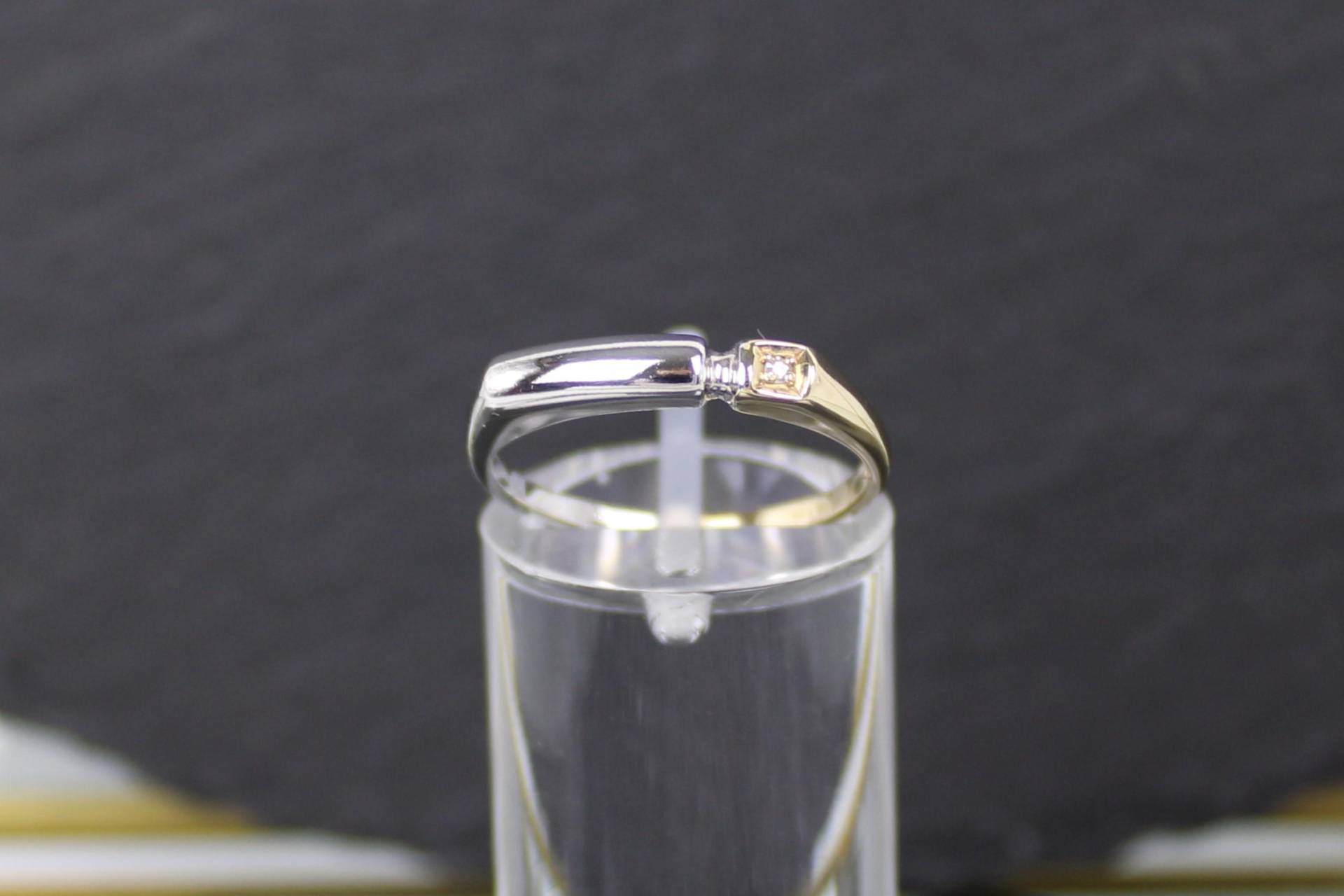 Bicolor Design Diamantring, 585Er Weiß-/Gelbgold, 14 Karat | Bicolor Diamond Ring, 14K White/Yellow Gold | 585 von RiedAntik