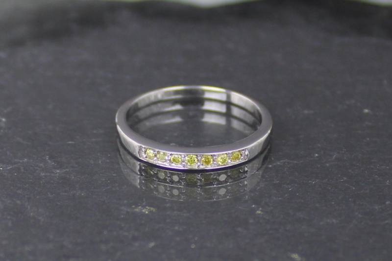 Brillantring, Diamantring, 585Er Weißgold, Gelbe Brillanten | Diamond Ring, 585 White Gold, With Yellow Brilliant-Cut Diamonds von RiedAntik