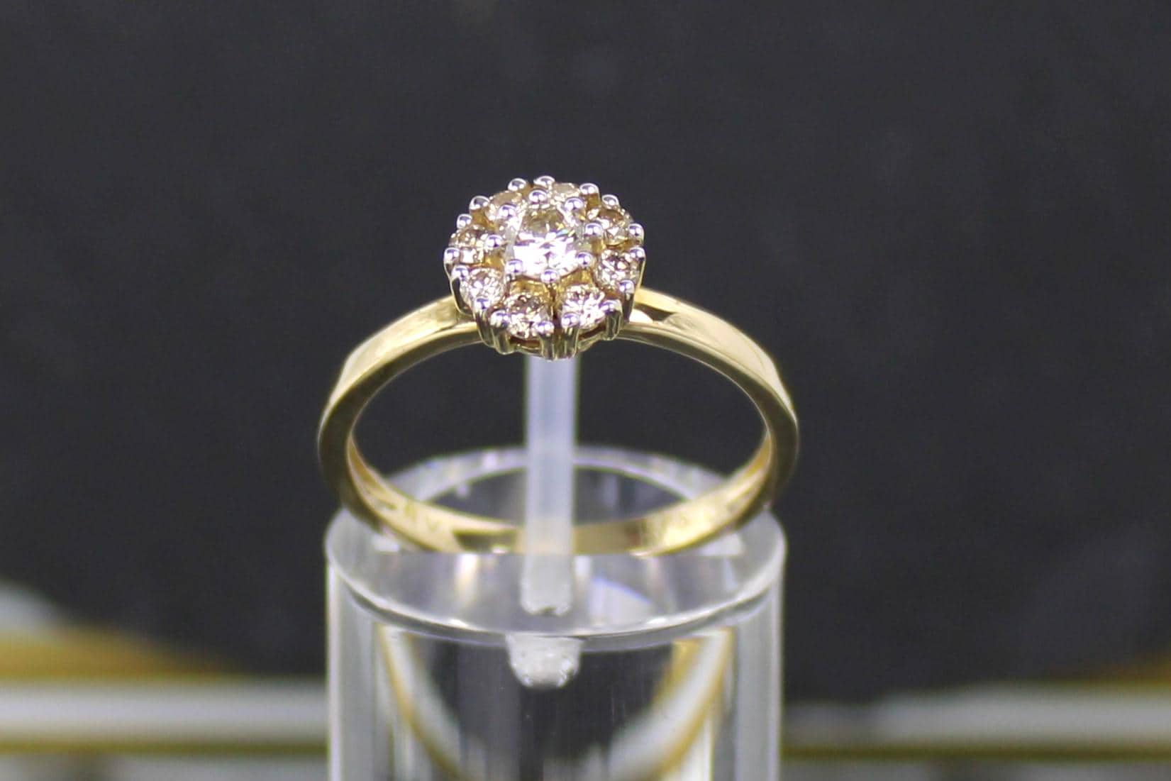Brillantring, Diamantring Aus 375Er Gelbgold, 9 Karat | Brilliant Ring, Diamond Ring Made Of 375 Yellow Gold, Carat von RiedAntik